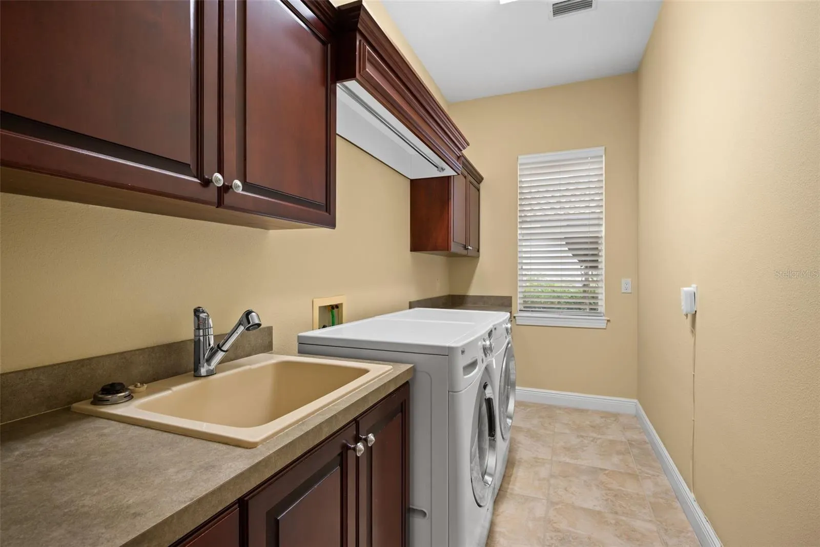 20014 LOMOND LN