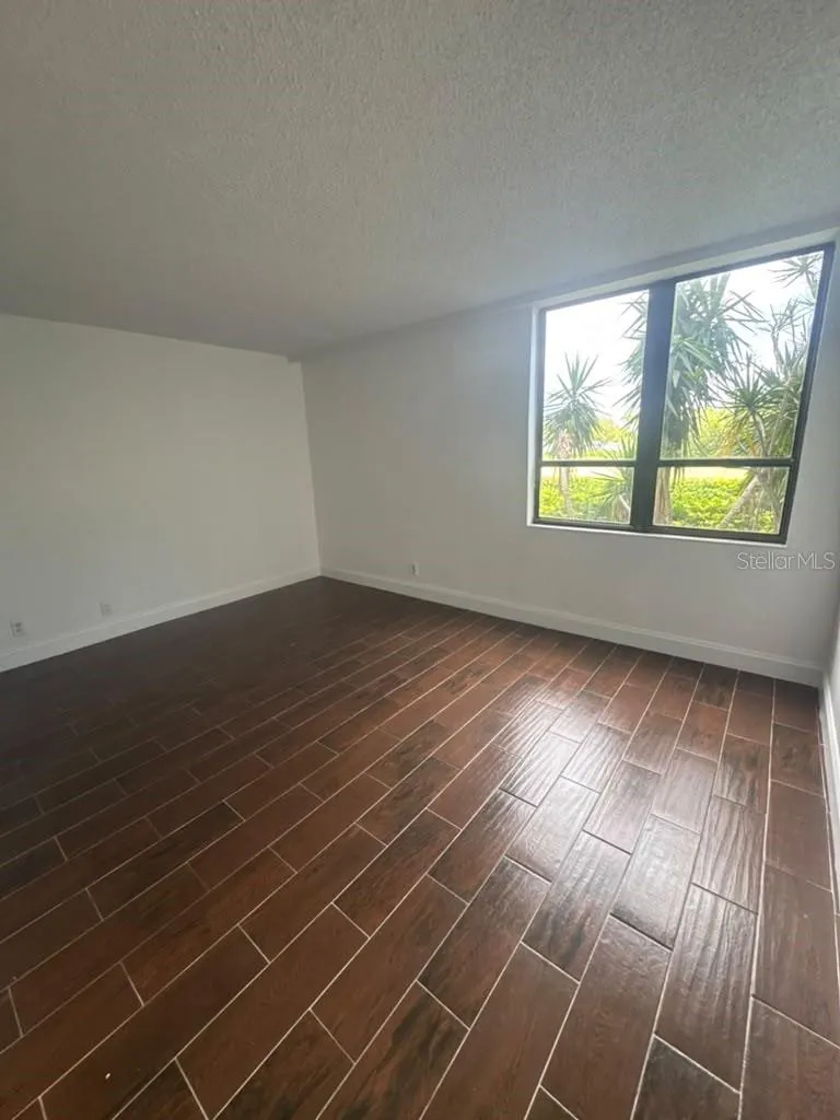 2617 COVE CAY DR #107 #107