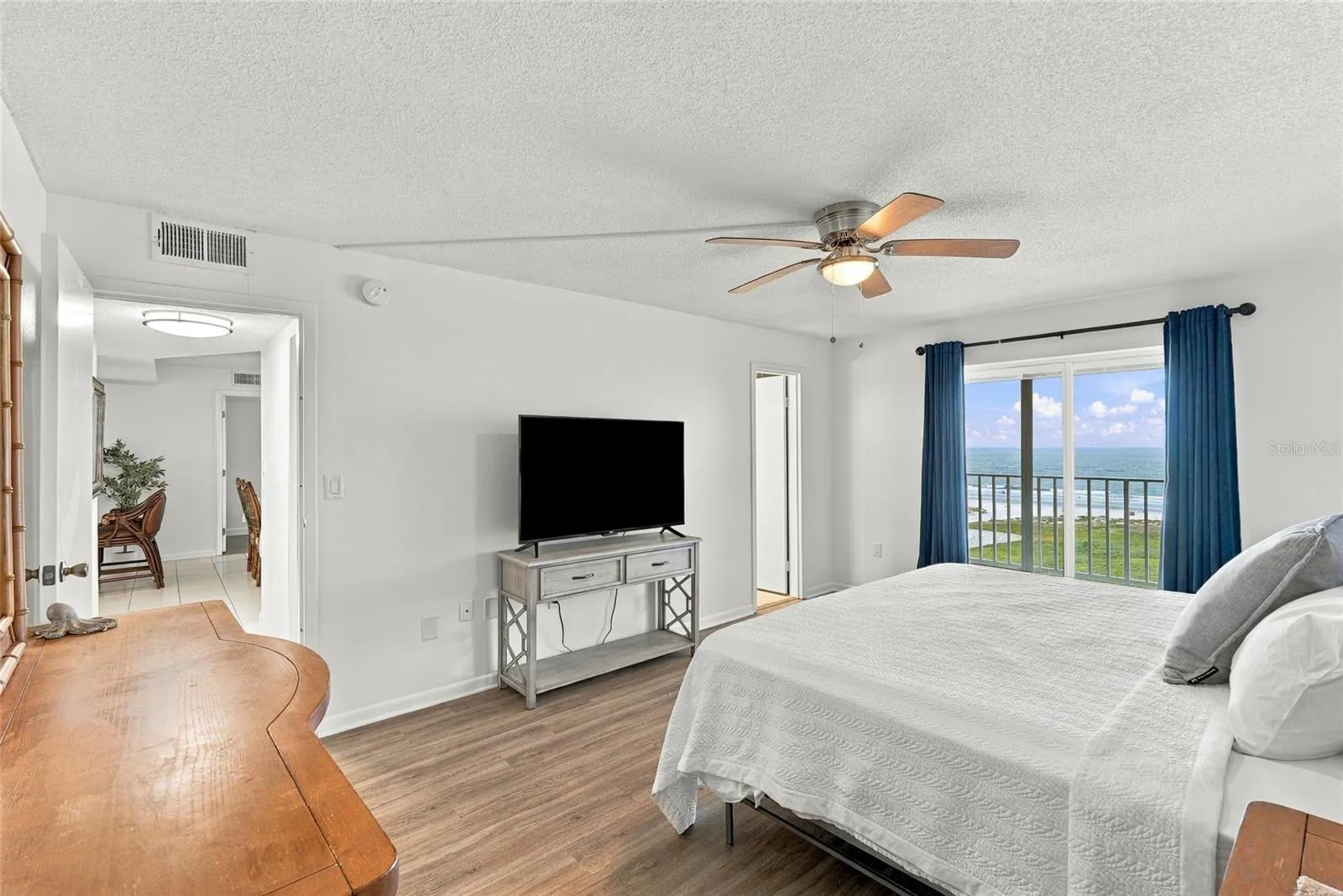 11000 GULF BLVD #1002 #1002