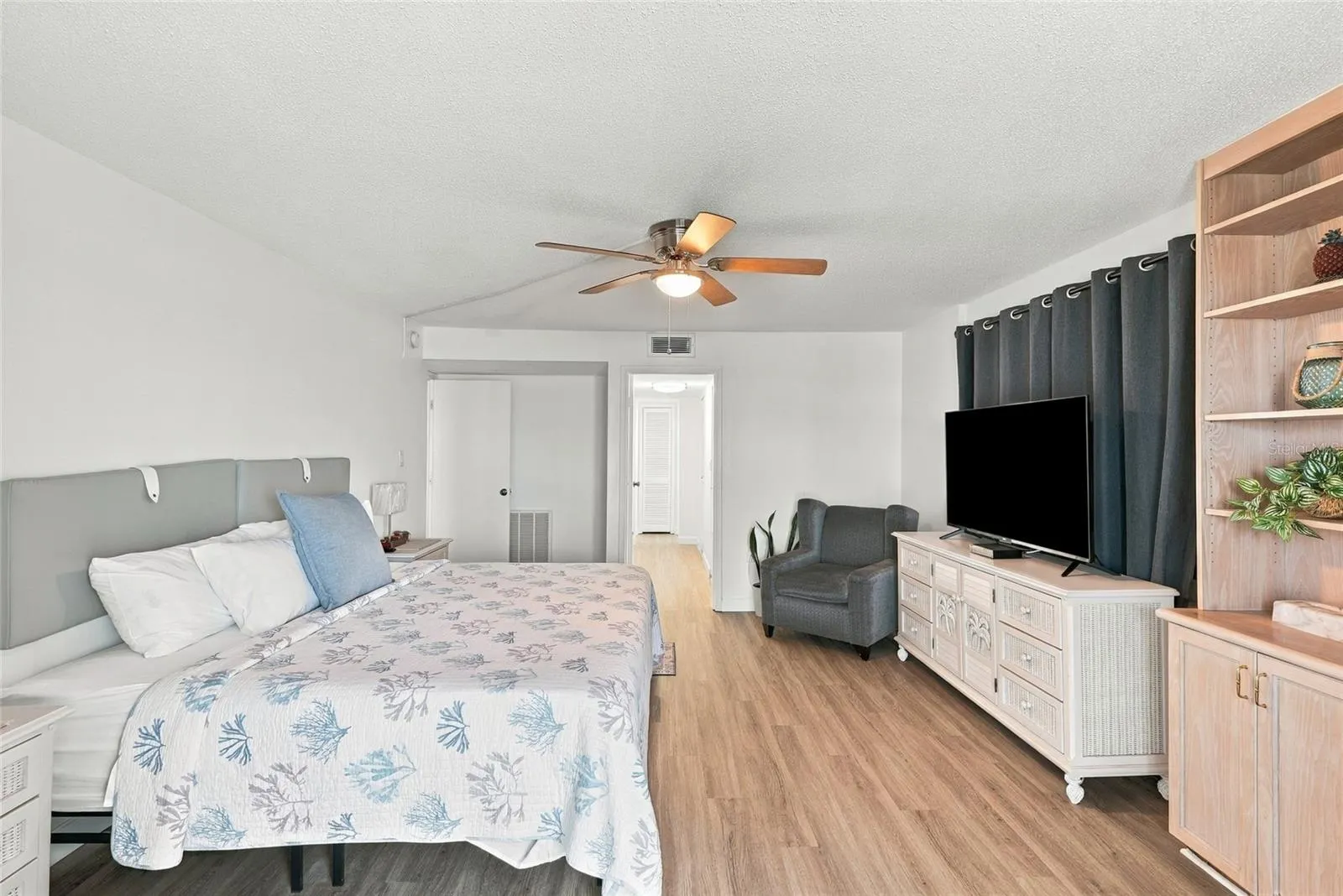 11000 GULF BLVD #1002 #1002