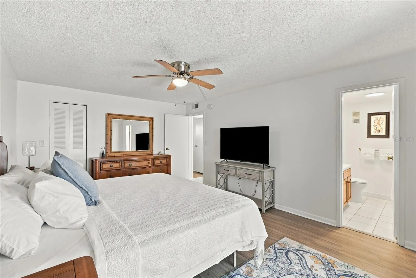 11000 GULF BLVD #1002 #1002