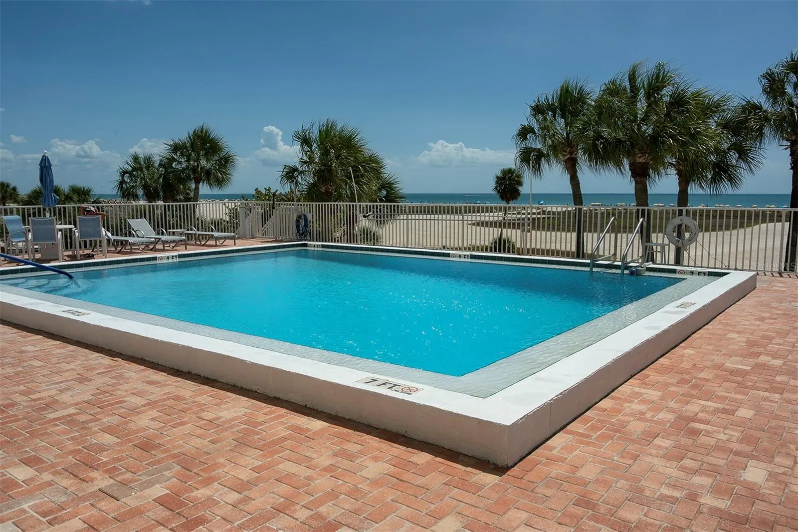 11000 GULF BLVD #1002 #1002