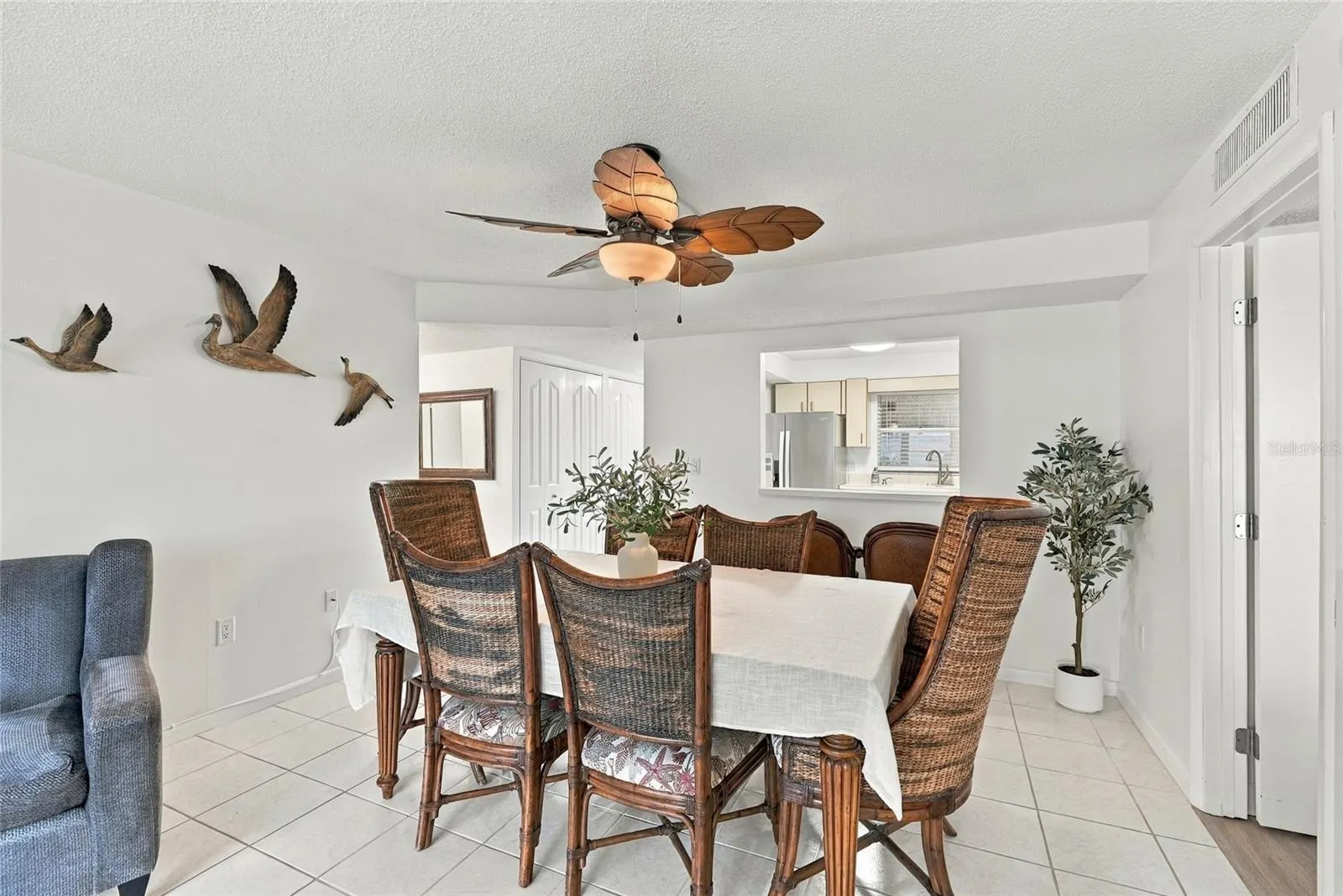 11000 GULF BLVD #1002 #1002