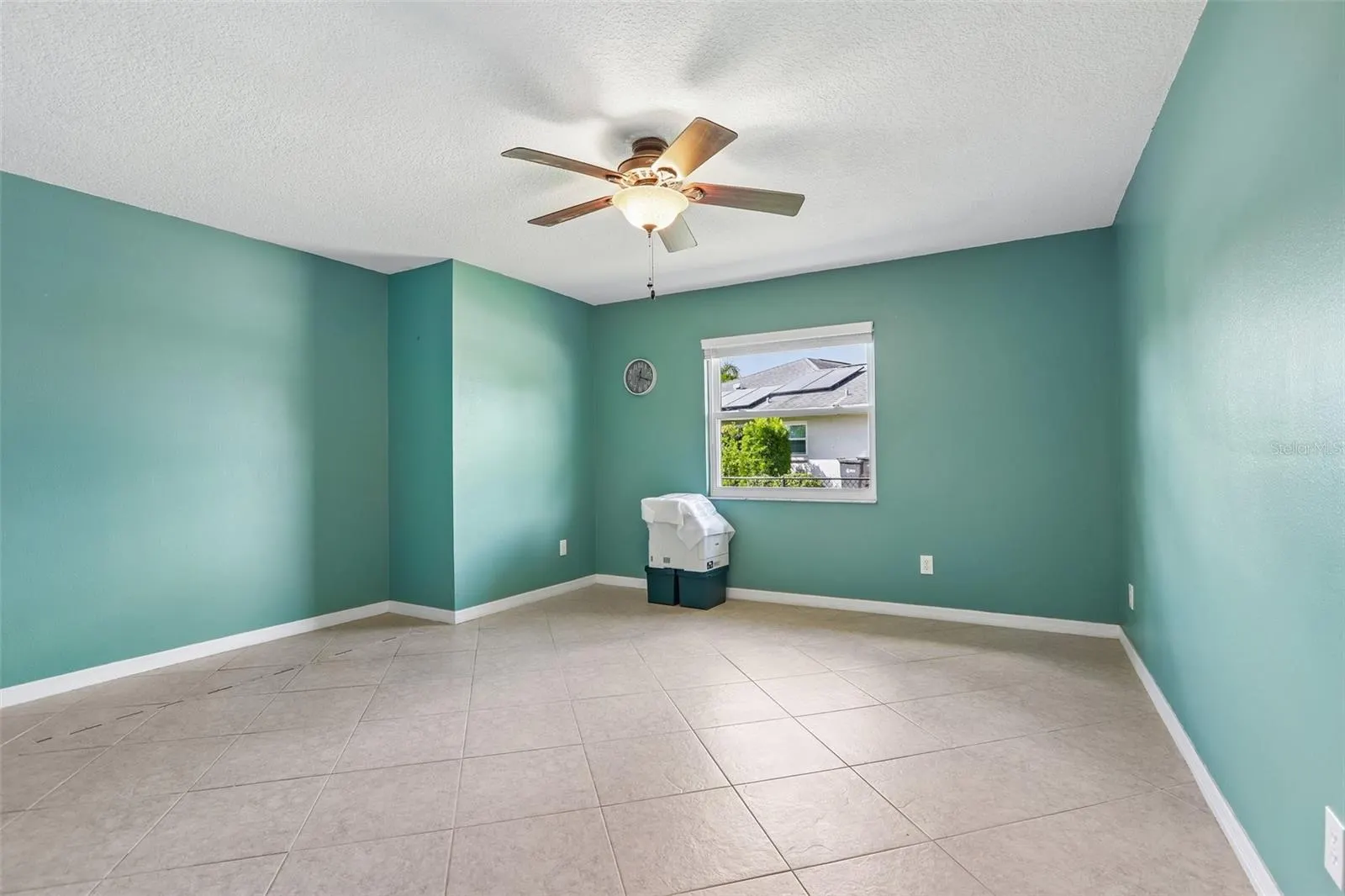 1806 PINEAPPLE PALM CT