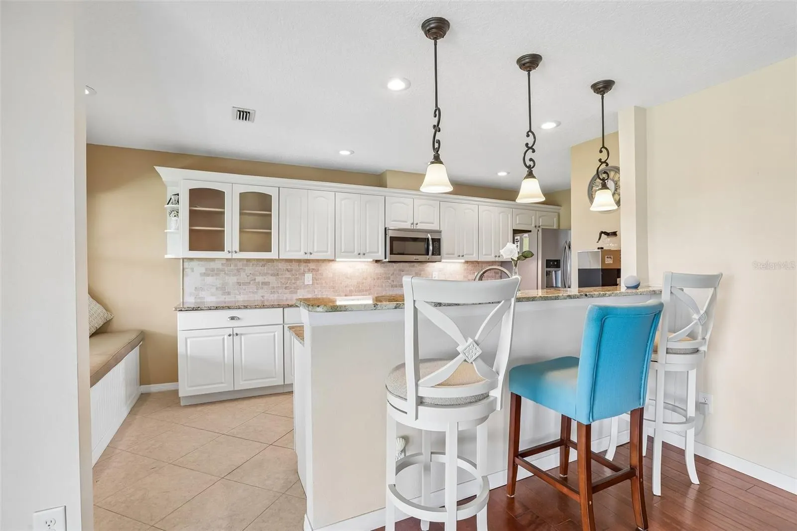 1806 PINEAPPLE PALM CT