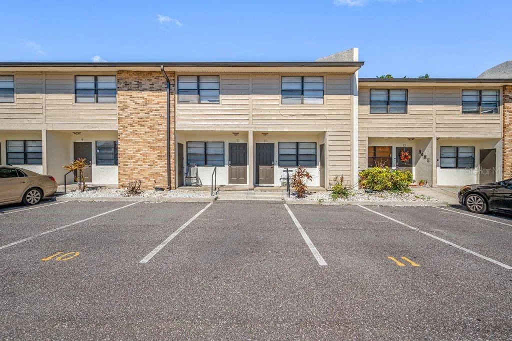 6119 MEMORIAL HWY #3 #3
