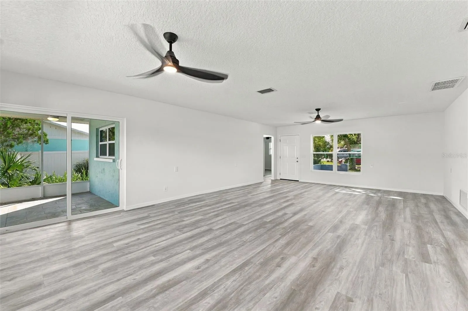 4516 GULFSTREAM DR