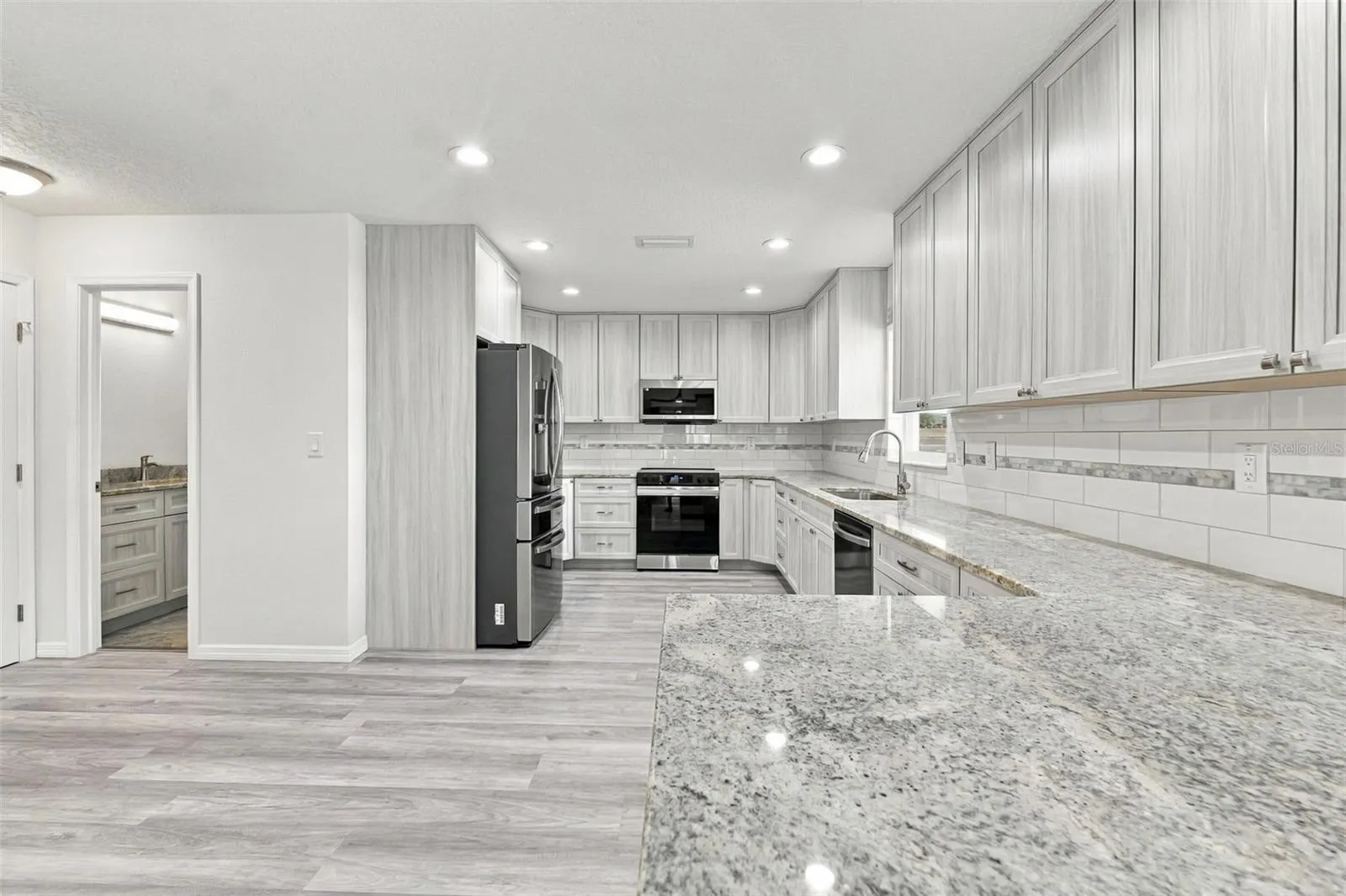 4516 GULFSTREAM DR