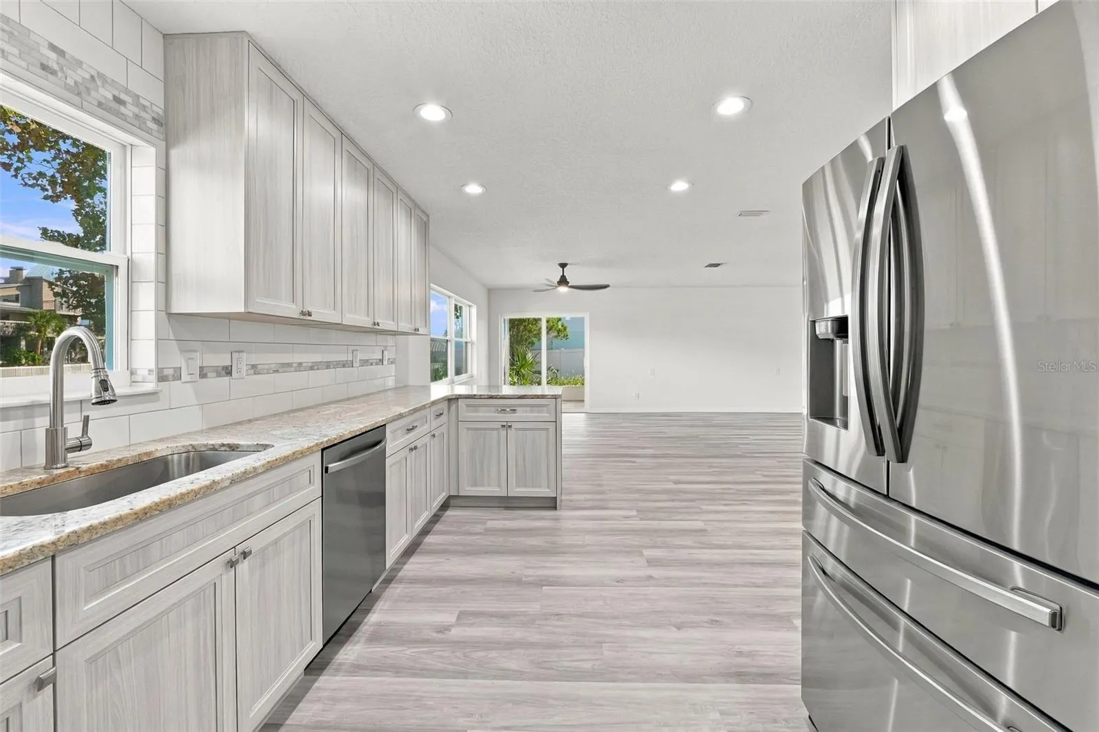 4516 GULFSTREAM DR
