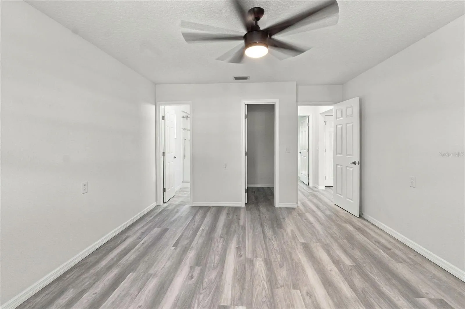 4516 GULFSTREAM DR