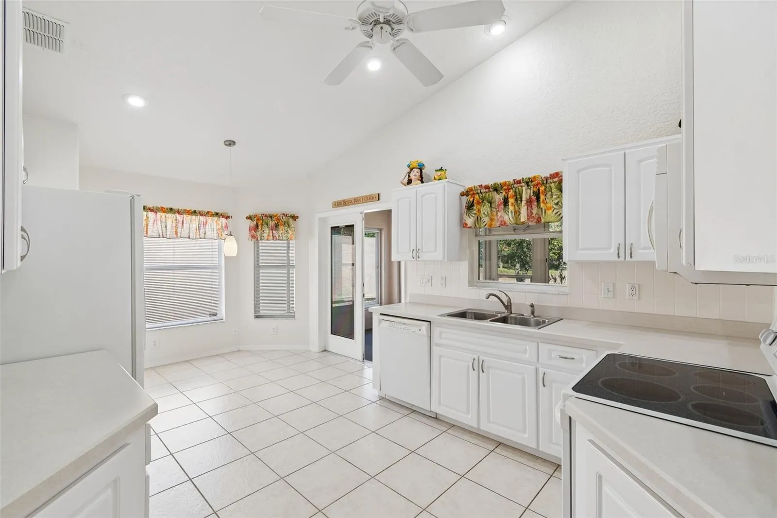 284 ROYAL PALM WAY