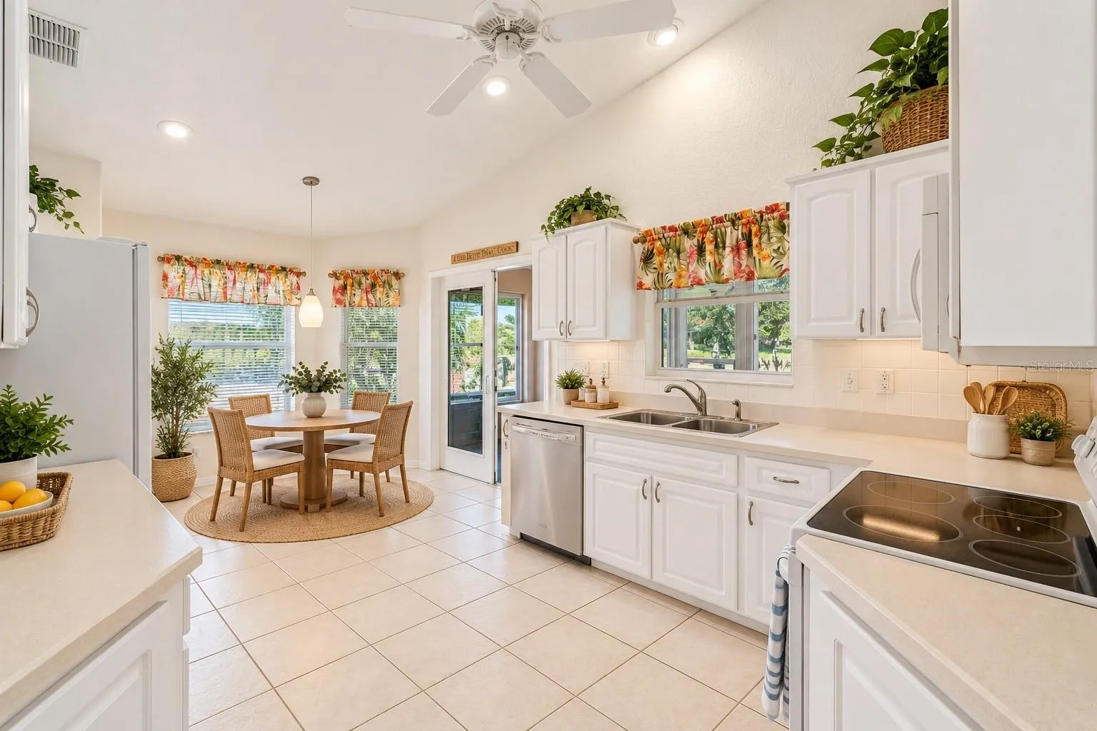 284 ROYAL PALM WAY