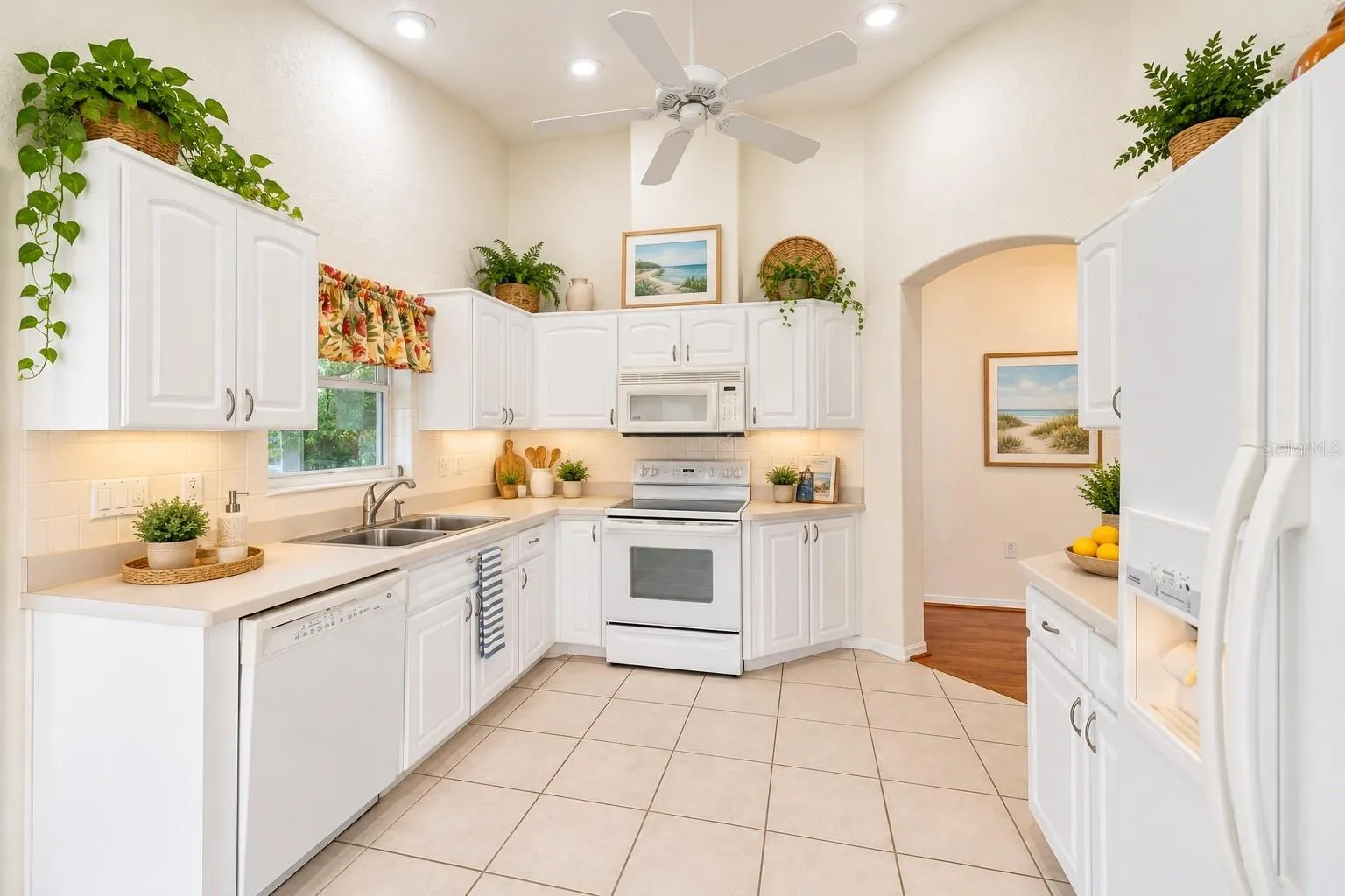 284 ROYAL PALM WAY