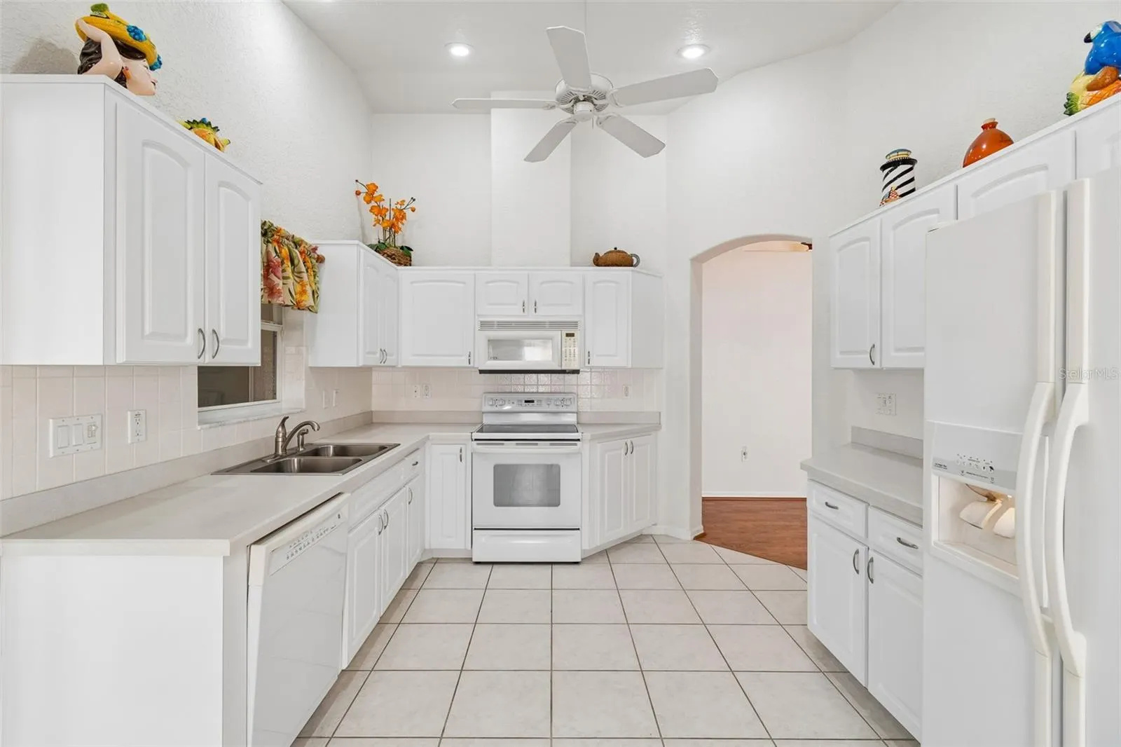 284 ROYAL PALM WAY