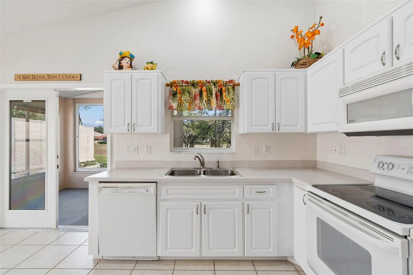 284 ROYAL PALM WAY