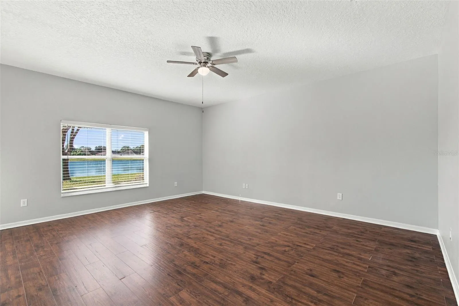 525 POWDER VIEW DR