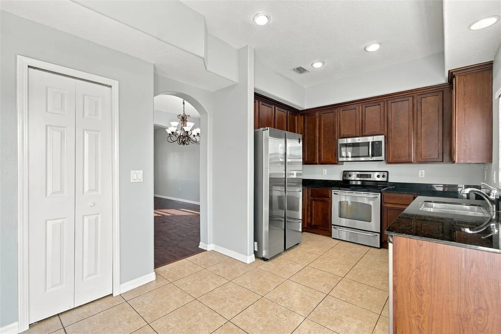 525 POWDER VIEW DR