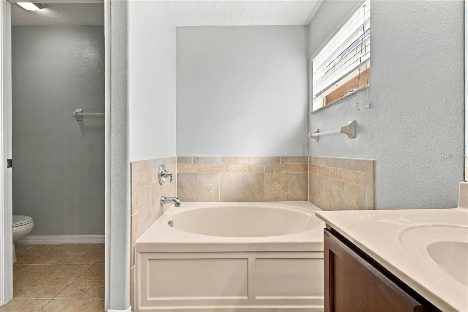 525 POWDER VIEW DR