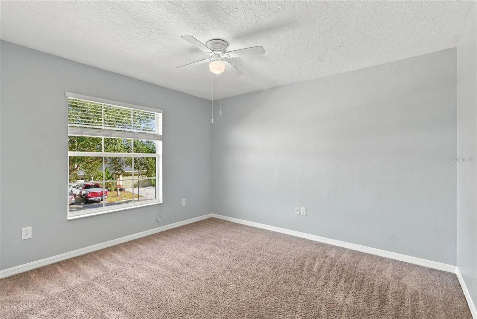 525 POWDER VIEW DR