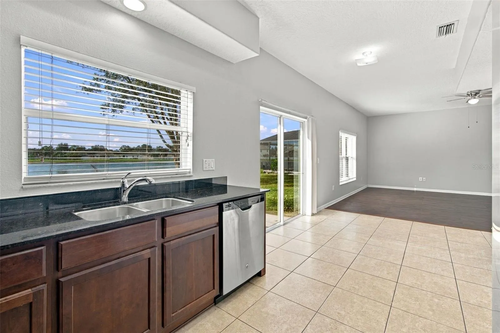 525 POWDER VIEW DR