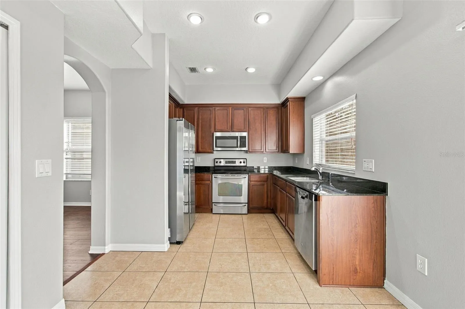 525 POWDER VIEW DR