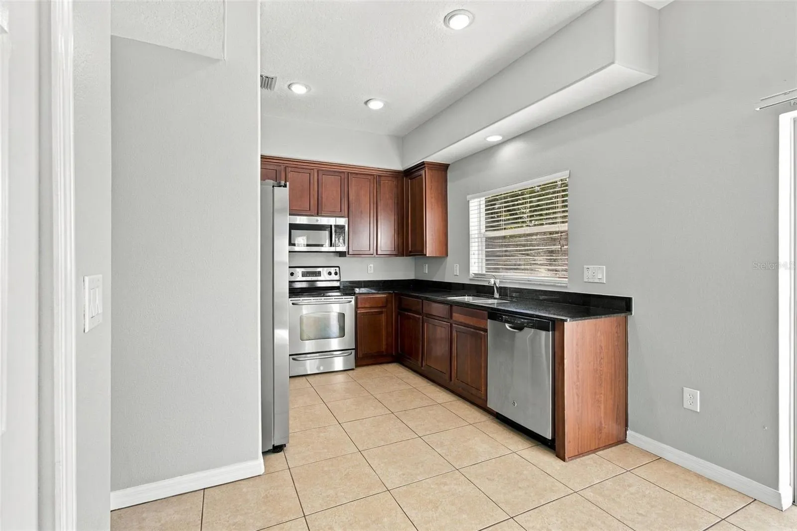 525 POWDER VIEW DR