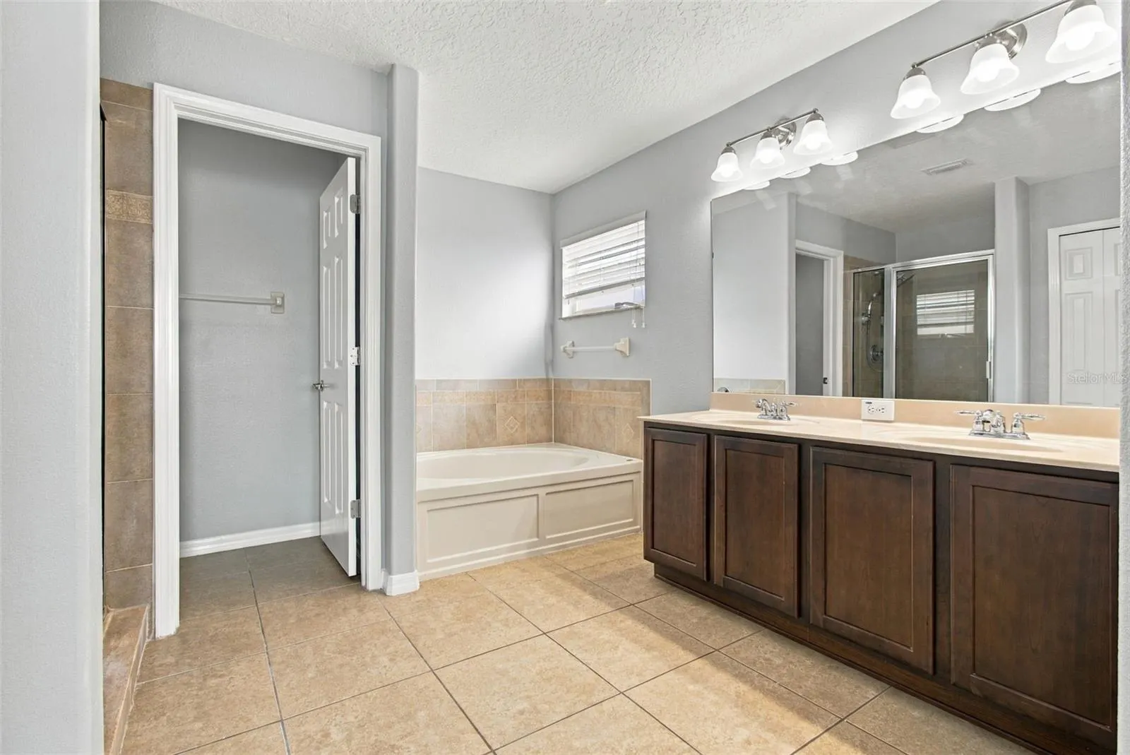 525 POWDER VIEW DR