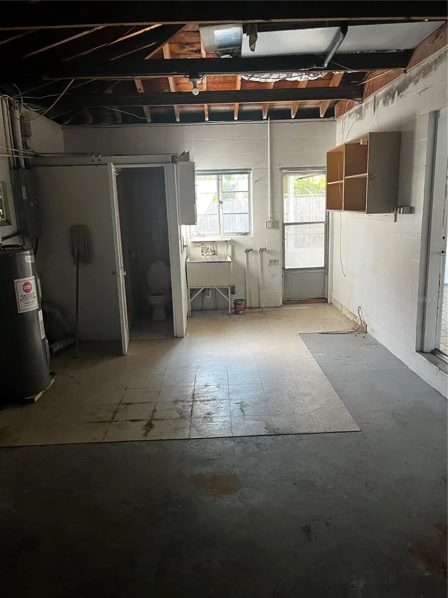 301 N CORONA AVE
