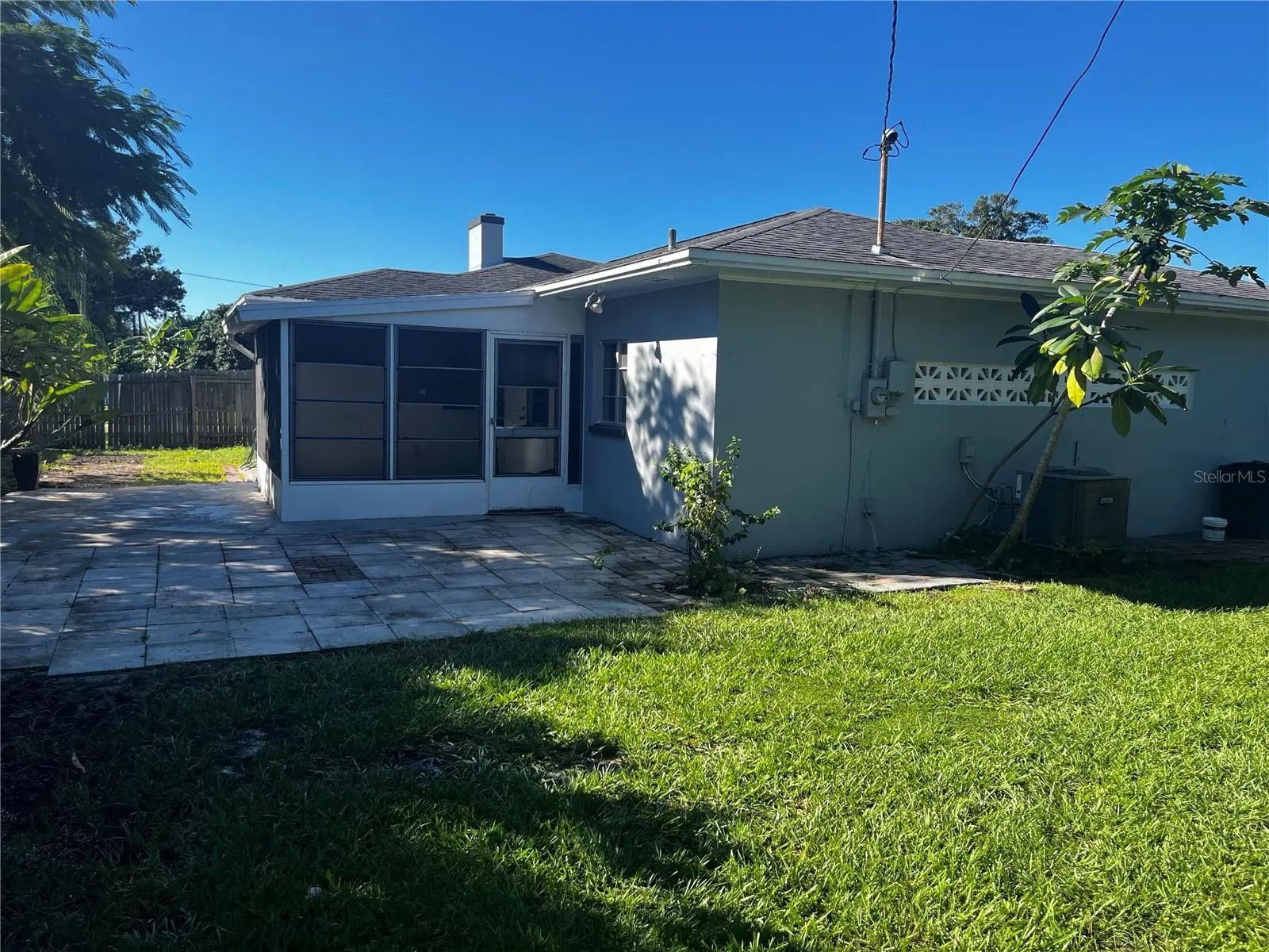301 N CORONA AVE