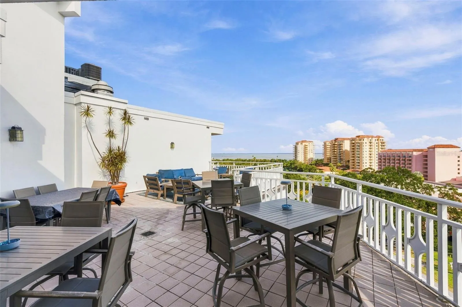 700 BEACH DR NE #803 #803