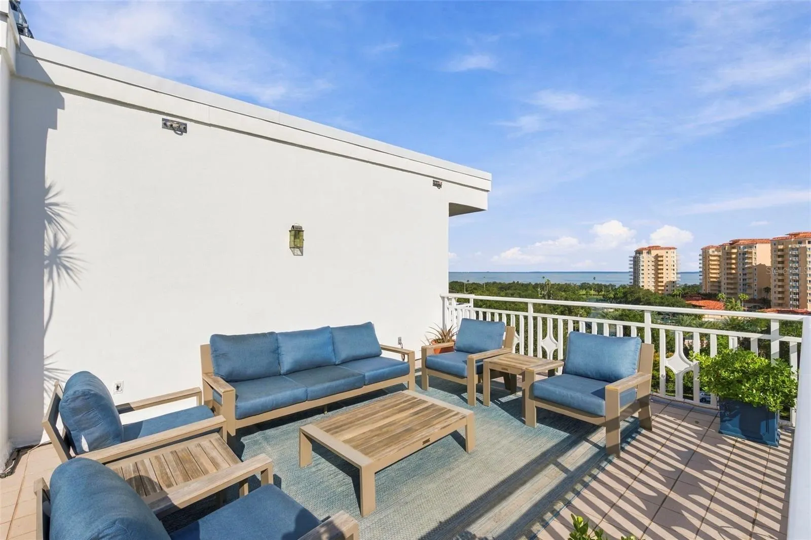 700 BEACH DR NE #803 #803