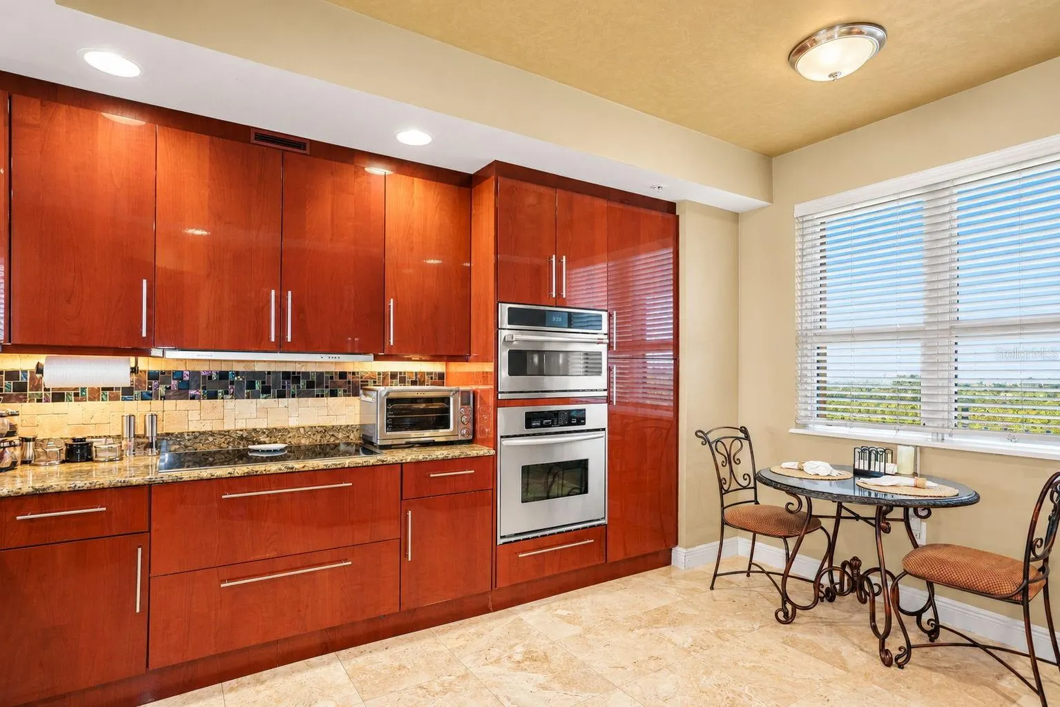 5823 BOWEN DANIEL DR #704 #704