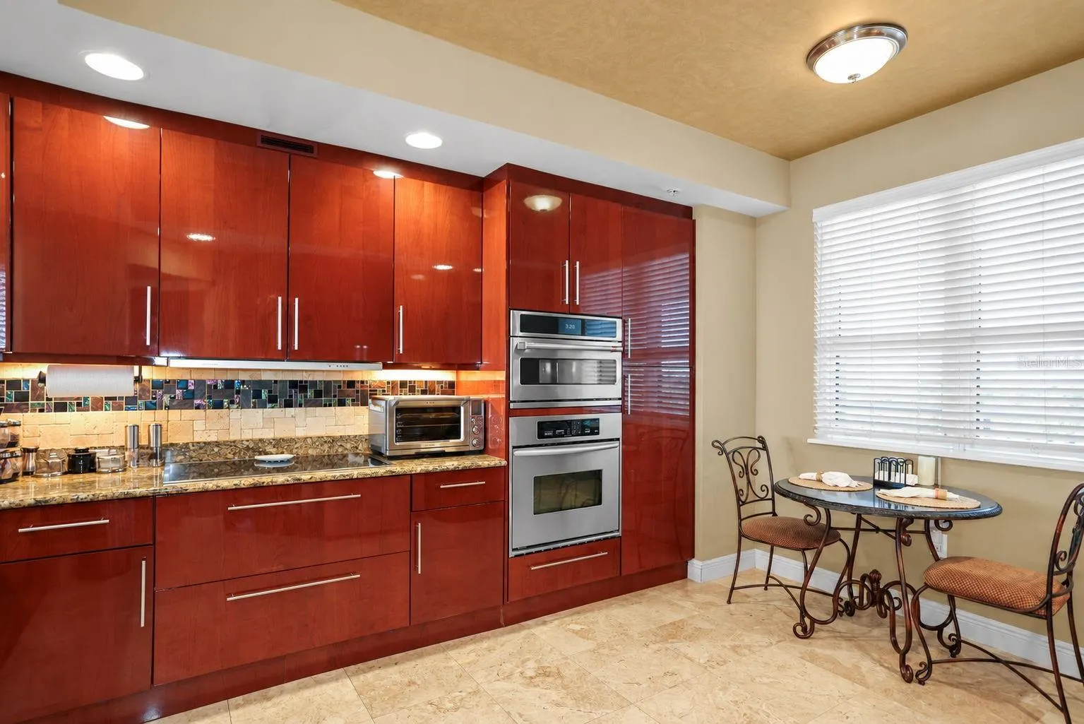 5823 BOWEN DANIEL DR #704 #704