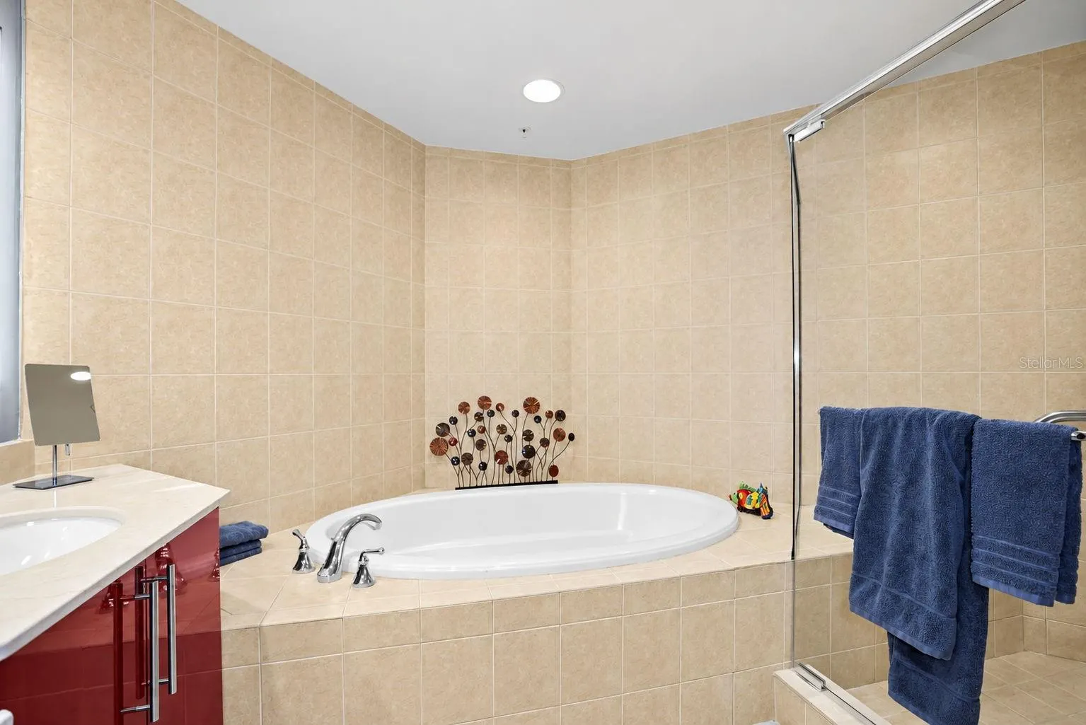 5823 BOWEN DANIEL DR #704 #704