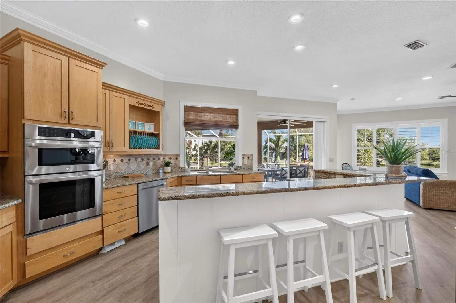 761 KINGSTON CT