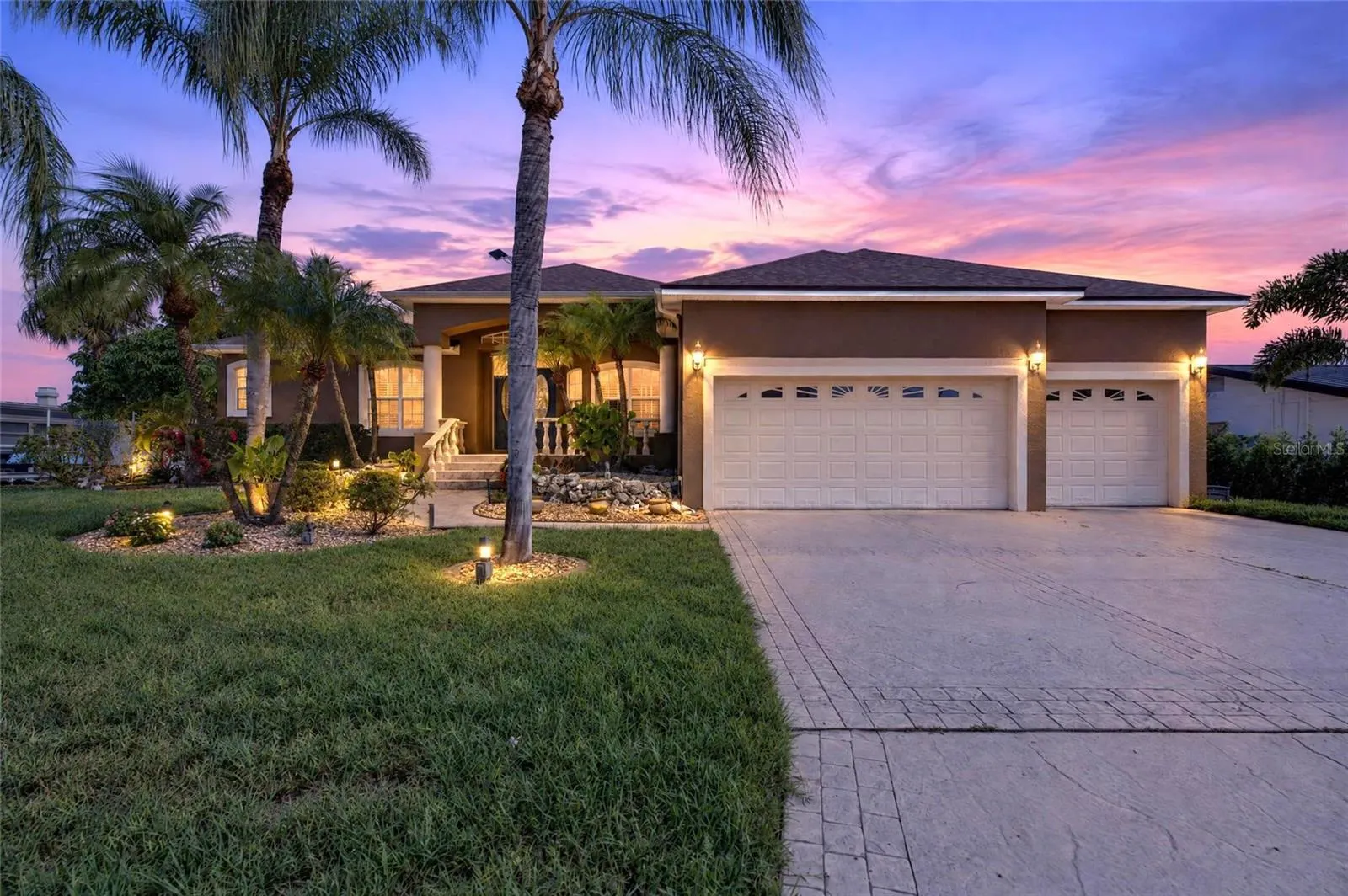761 KINGSTON CT