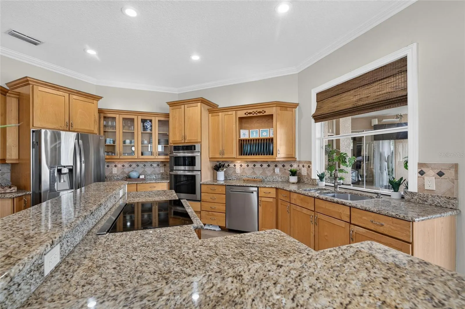 761 KINGSTON CT