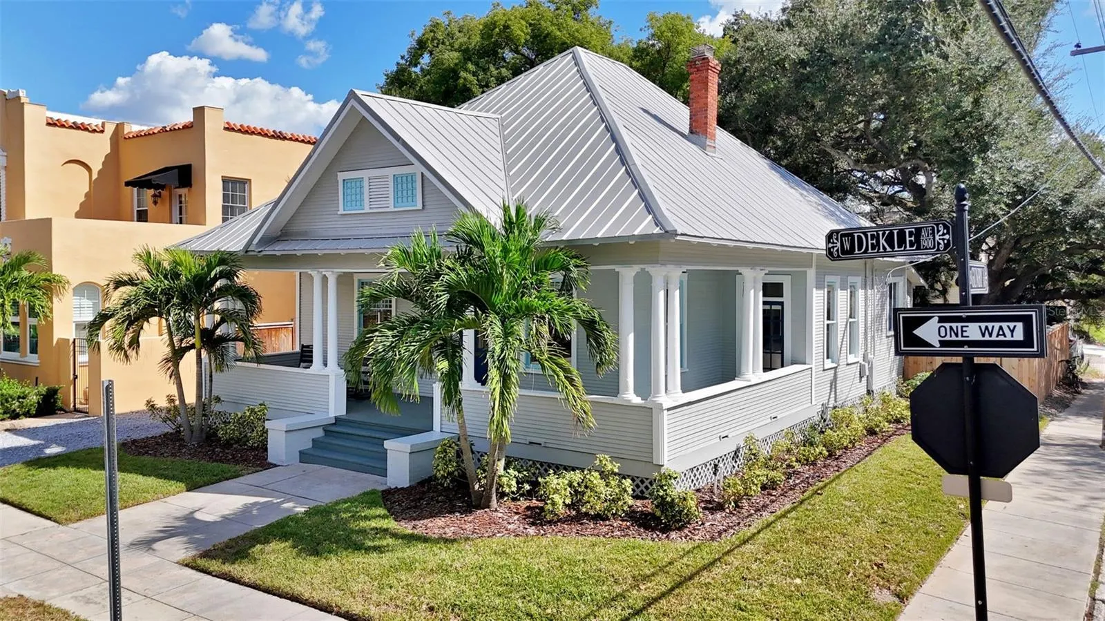 1918 W DEKLE AVE