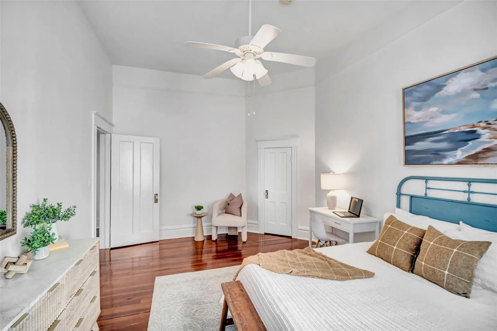 1918 W DEKLE AVE