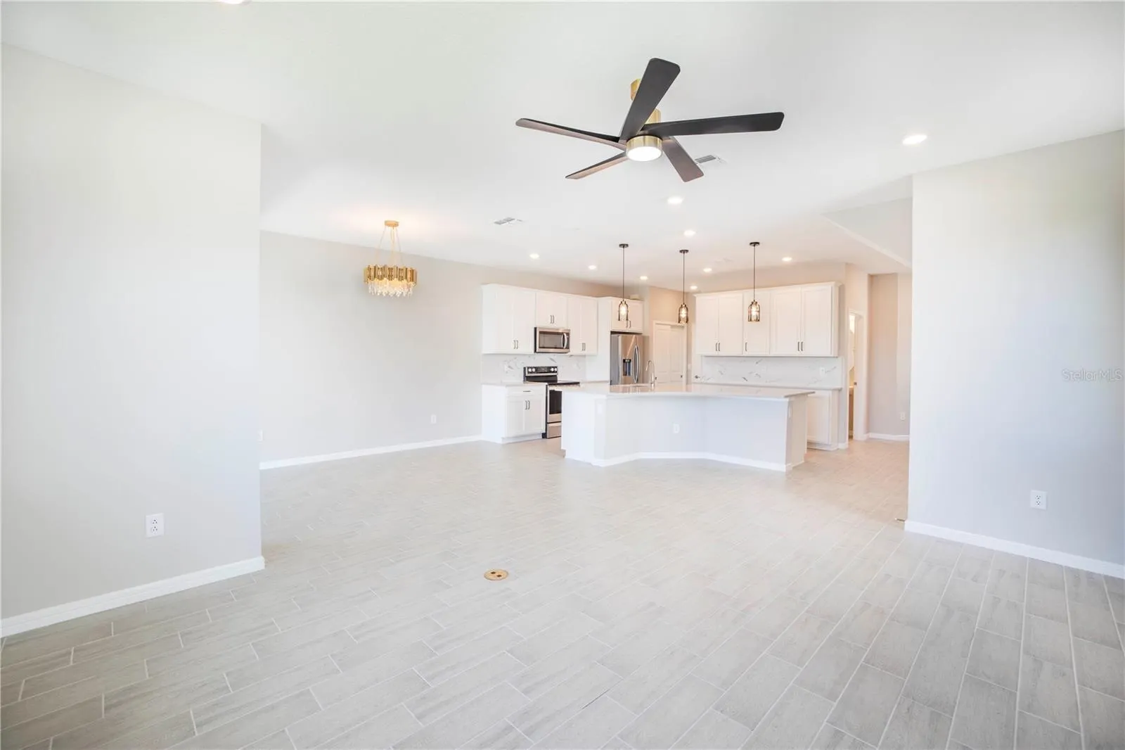 11261 BEACH WALK WAY NE