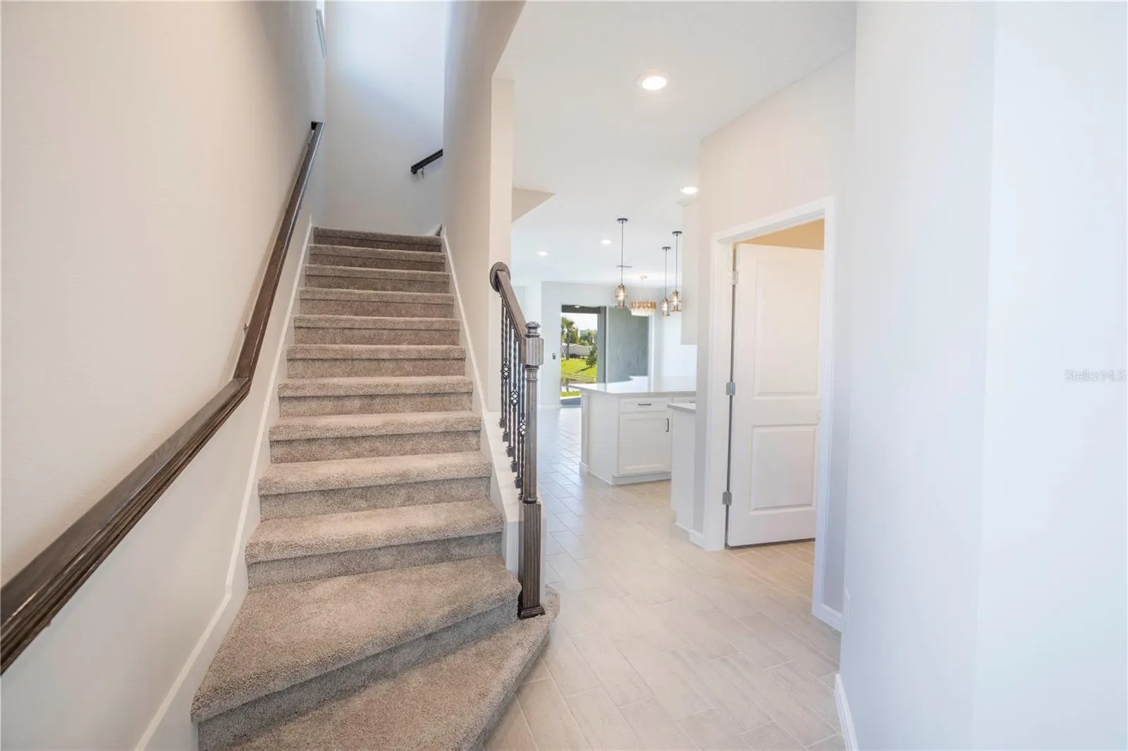 11261 BEACH WALK WAY NE