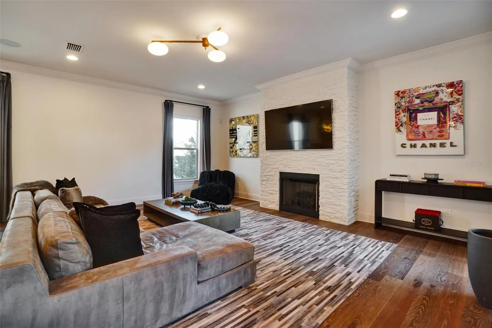 4807 W LONGFELLOW AVE