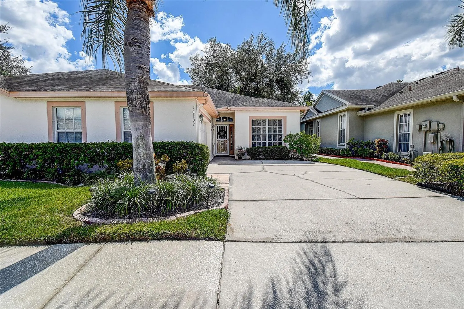 10109 MOWRY LN