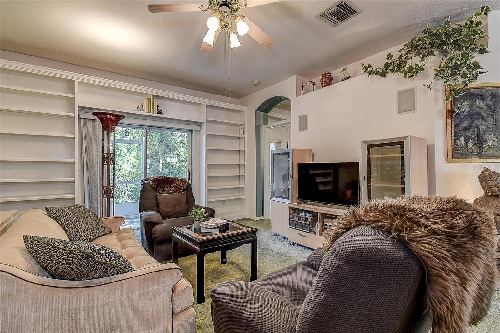 10109 MOWRY LN