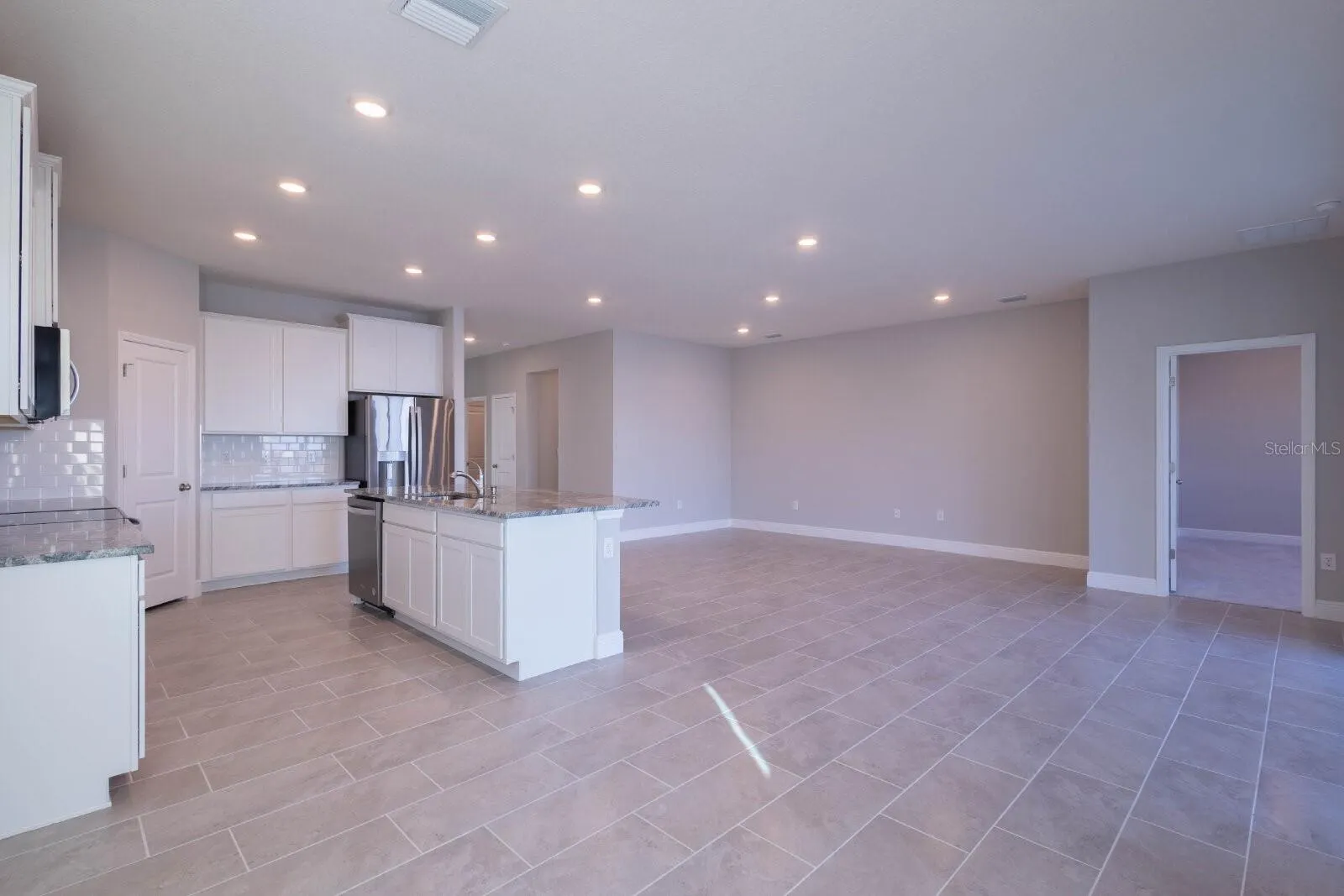 345 MANGROVE MANOR DR
