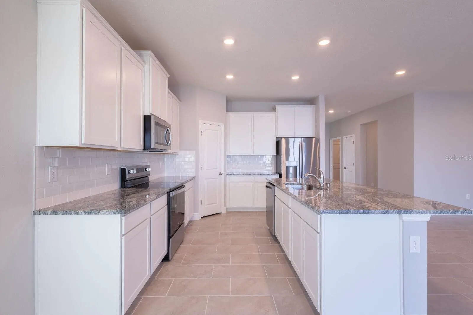 345 MANGROVE MANOR DR