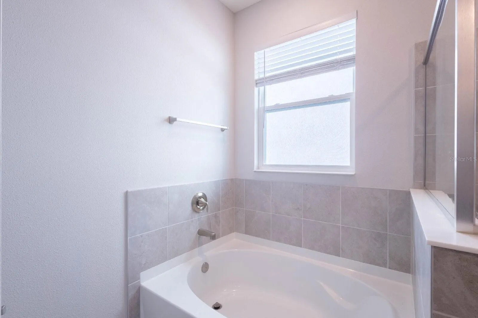 345 MANGROVE MANOR DR