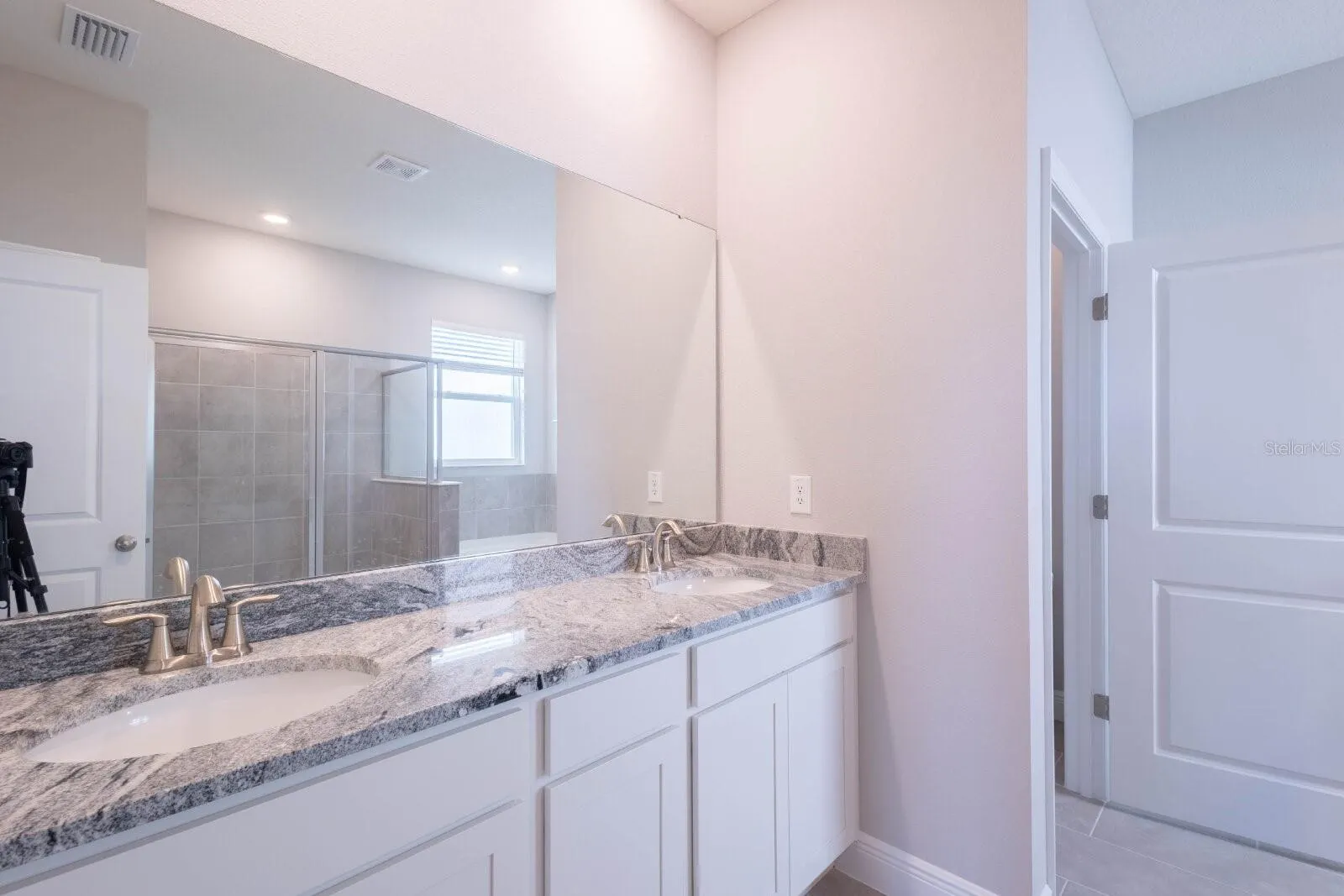 345 MANGROVE MANOR DR