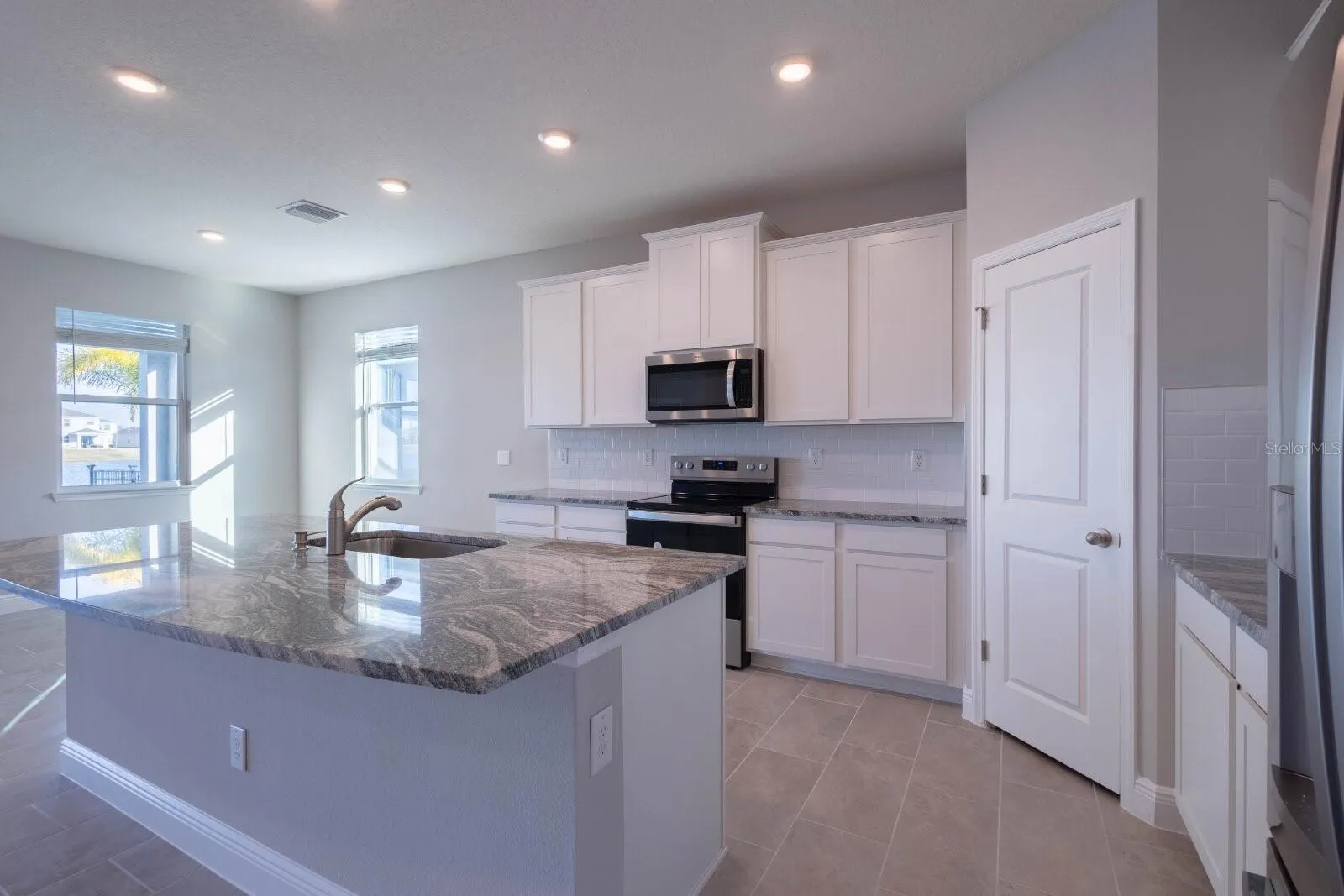345 MANGROVE MANOR DR