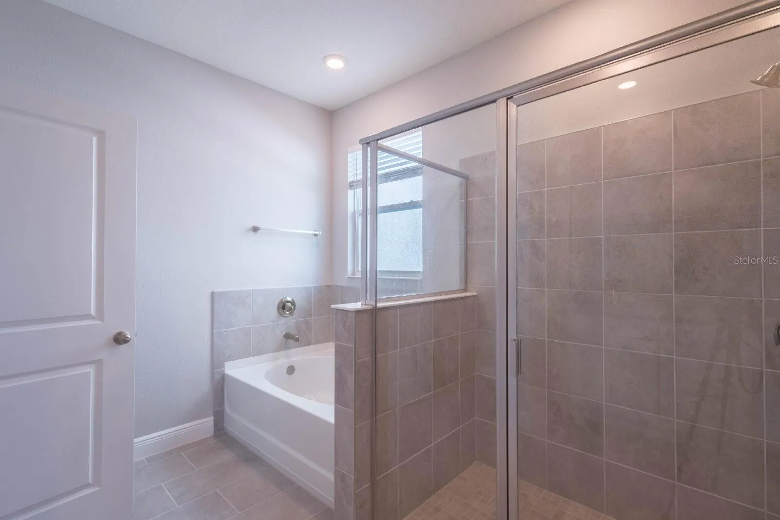 345 MANGROVE MANOR DR
